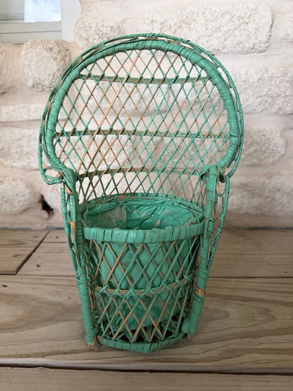 VVVintage wicker rattan peacock chair planter mini peacock chair